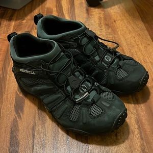 Men’s Merrell slip on shoes